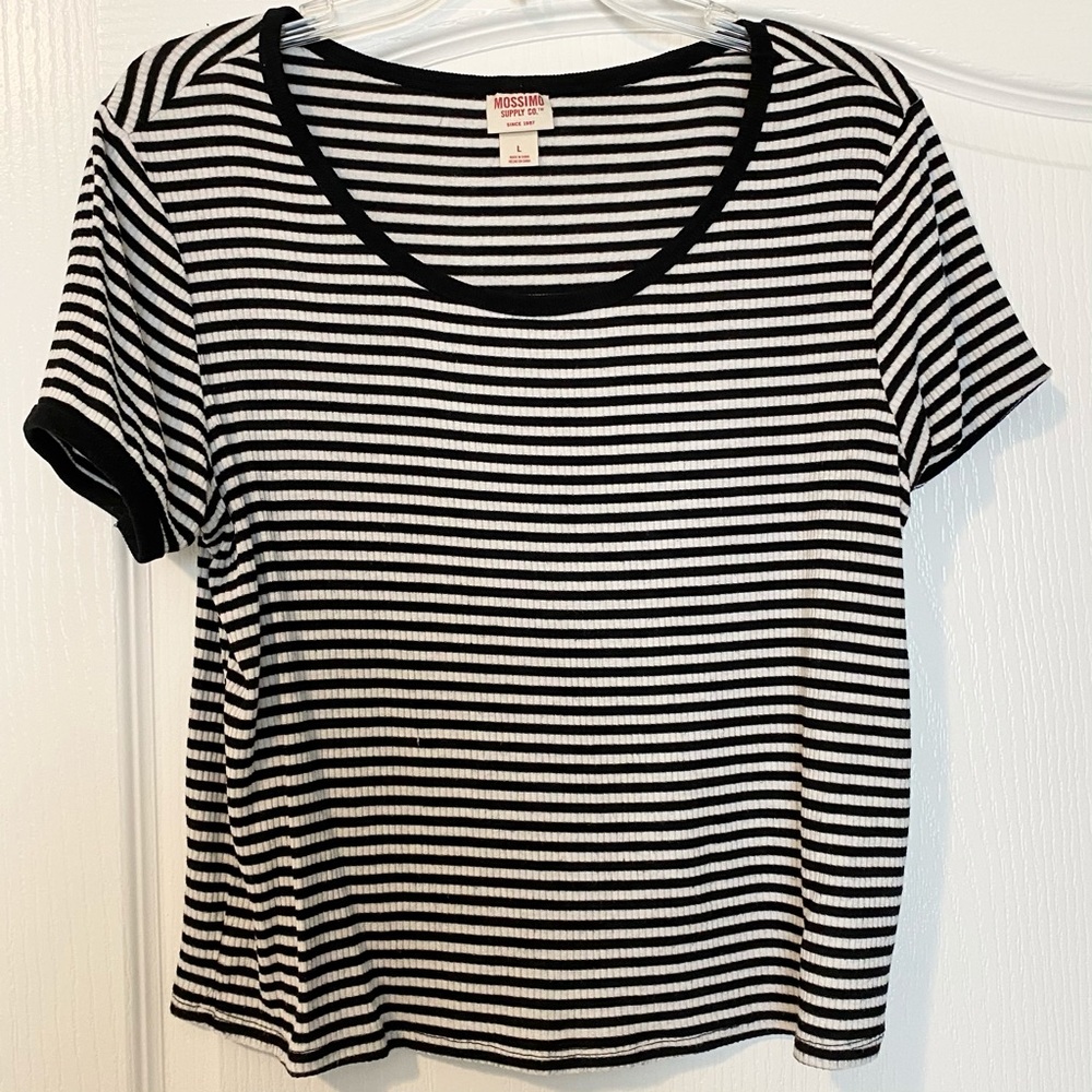 Mossimo crop tee